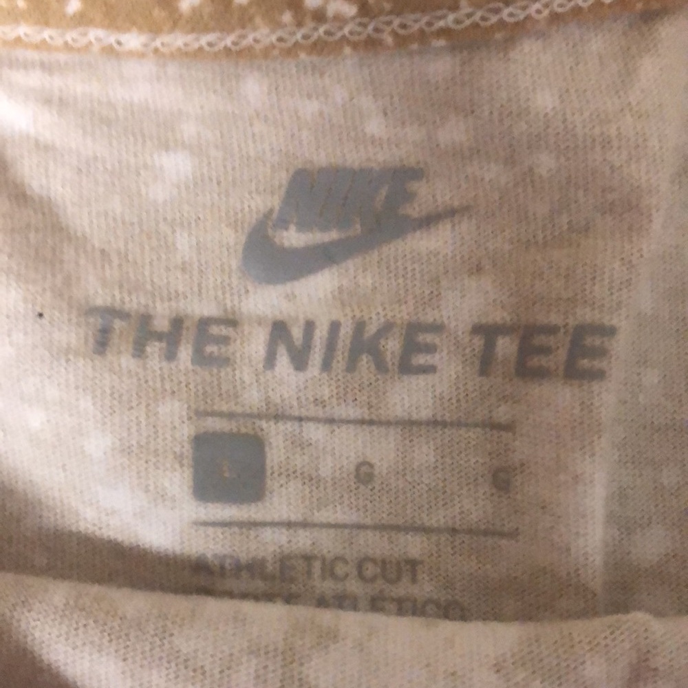 Nike T-shirt - Picture 3 of 4